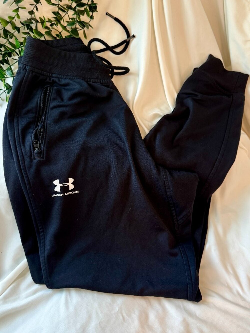 Under Armour Sportstyle Tricot Joggers Black Men’s Size Small Zip Pockets